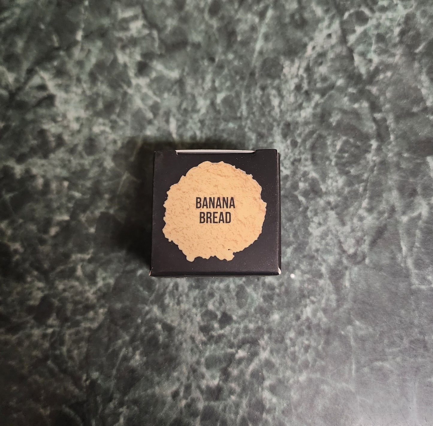 Huda Beauty Easy Bake Loose Setting Powder (Banana Bread)